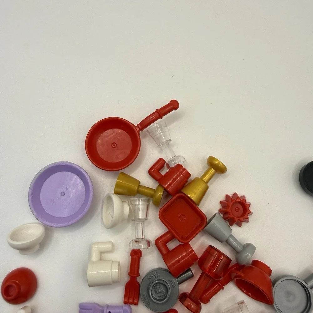 LEGO 50 Piece Kitchen Accessories Lot - Plates, Cups, Pans, Silverwear 003 - Picture 4 of 5